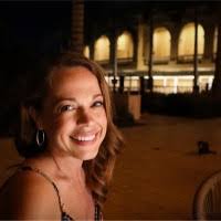 Lindsey Burr's Instagram, Twitter & Facebook