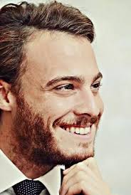 Kerem Bursin Aktor Unluler Fans