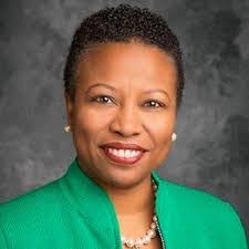 Amanda Ellinger's Instagram, Twitter & Facebook