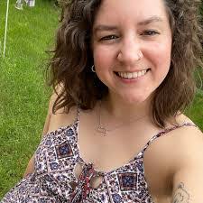 Gloria Fletcher's Instagram, Twitter & Facebook