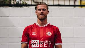 Maybe you would like to learn more about one of these? Bristol City Unveil Their 20 21 Home Shirt From Hummel Soccerbible