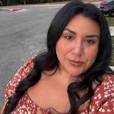 Janelle Cantu's Instagram, Twitter & Facebook