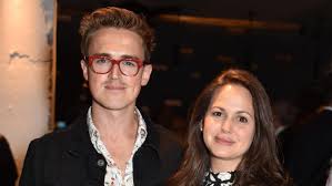 Tom fletcher is one of the uk's bestselling authors for children. Tom Fletcher Compared To Robbie Williams After Isolation Hair Cut From Wife Giovanna