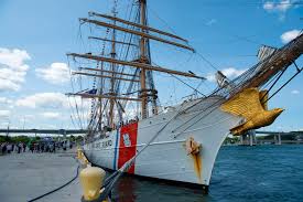 Portsmouth really rolled out the red carpet! 🤩 A huge thank you to  everyone who came out to give a warm welcome to our crew and U.S. Coast  Guard Academy cadets! Eagle