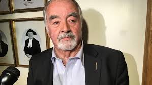 Liberal MLA Lowe still mulling over his budget vote