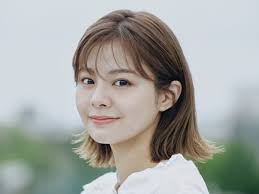 NGT48 Hiyo Honma parèt nan yon gwo reklam nan JR Shibuya Station! Anplis de  sa, TikTok "Honma Hinata" louvri epi aktivite kreyatè yo kòmanse