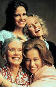 The Best Friendship Movies Of All Time According To Vogue S Editors Fried Green Tomatoes Movie Fried Green Tomatoes Green Tomatoes