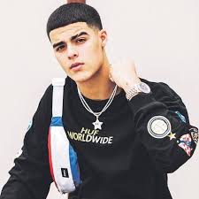 Choppy bags are cut uneven; Lunay Buscar Con Google Modelaje Hombre Fotos De Hombres Guapos Fotos De Artistas Famosos