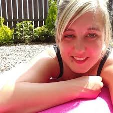 Holly Bond (@bondyy17)