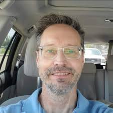 What are good places to eat between Rock City Park and Wichita?