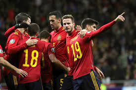 La selección de eslovaquia confirmó este jueves dos casos positivos en su plantilla, entre ellos el del defensa denis vavro, un día antes de medirse a suecia en partido correspondiente a la segunda. Eurocopa Espana Golea Y Se Va De Cabeza De Serie A Bilbao Eurocopa 2020