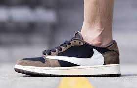 Jordan cactus jack low,nike lunar flyknit,nike air huarache 1992,off white x nike jordan,nike air presto ebay,nike flight history,nike kyrie 2 price. Travis Scott Nike Air Jordan 1 Low Cactus Jack Cq4277 001 Fastsole