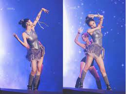 Jennie (Blackpink) và sao Hàn đưa váy áo vũ công trở thành cơn sốt