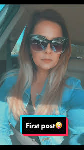 Deanna Bott's Instagram, Twitter & Facebook