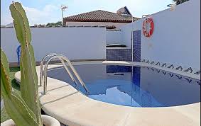 Compara gratis los precios de particulares y agencias ¡encuentra tu casa ideal! Alquiler Chalet Con Piscina Privada Conil 65 Fuente Del Gallo Conil De La Frontera Cadiz Costa De La Luz