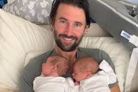 Jenner eignaðist tvíbura