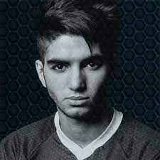 Look, i was gonna go easy on you not to hurt your feelings / but i'm only going to get this one chance rap god. 1 Tap God Screamtitan Twitter