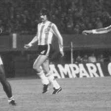 Francia y hungría llegaban al tercer partido del grupo a en mar del plata eliminados, tras haber perdido con italia y argentina. Recuerdos De Un 6 De Junio La Decepcion En Chile Y El Inolvidable Zapatazo De Luque