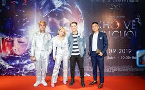Đạt g cho rằng du uyên không tôn trọng gia đình anh nên đã dùng đến vũ lực đòi đánh đập bạn gái. Ä'áº¡t G Chiá»u Fans Ra Mv Má»›i Vá»›i Du Uyen Trademark Site