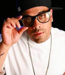 Listen to DJ Thunder Bass