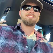 Creative picnic table ideas and designs