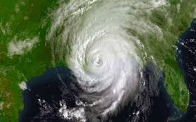Un ciclón tropical es un sistema giratorio, organizado por nubes y tormentas que se origina sobre aguas tropicales o subtropicales y tiene un centro de circulación cerrado en los niveles bajos de la atmósfera. Que Son Los Huracanes Ecoexploratorio Museo De Ciencias De Puerto Rico