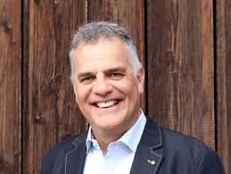 Daniel Rogg's Instagram, Twitter & Facebook