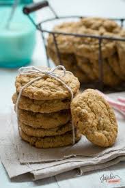 Oatmeal Cookies Cookies A L Ancienne De Laura Todd Recette Alimentation Cookies Et Biscuits Raisins Secs