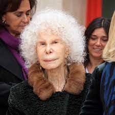 Cómo sigue la vida de alfonso diez, el viudo de la duquesa de alba. Duquesa De Alba Fallece A Los 88 Anos Dejando Una Polemica Herencia