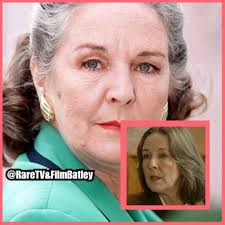 Rowena Cooper's Instagram, Twitter & Facebook