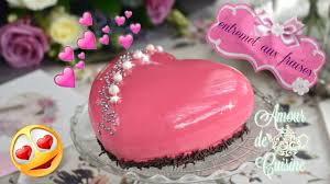 Entremet Aux Fraises Et Son Glaa Age Miroir Ultra Brillant Avec Ga C Noise Au Chocolat Par Soulef Youtube Glacage Miroir Fraise Au Chocolat Gateau Miroir