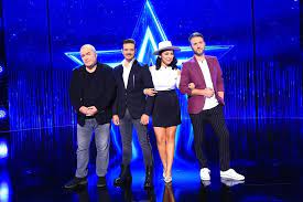 Rămâi la curent cu caravana românii au talent pe rețelele de socializare: Eva Jumatate Romanii Au Talent