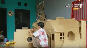 Siapkan semua alat dan bahan miniatur rumah dari kardus buat bagian atap rumah dari kardus yang bisa dibongkar pasang hias bagian halaman rumah dari kardus untuk pemanis (kalau perlu) Sanjaya Berbisnis Rumah Kardus Tribunnews Com Mobile