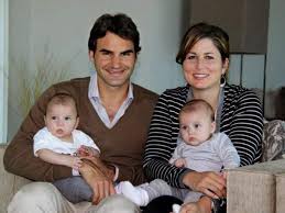 Mezi profesionály vstoupil v červenci 1998. Roger Federer Childhood Story Plus Untold Biography Facts