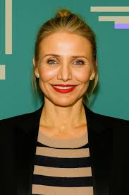 In Hollywood, where cosmetic enhancements are common, several female  celebrities proudly embraced aging naturally. Meryl Streep and Jodie Foster  champion authenticity over surgery. Julianne Moore and Rachel Weisz  publicly criticized pressure to