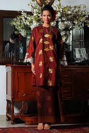 Baju ini disebut juga mangan, karena potongan dan cara memakainya yang berbeda. Vanzare IeftinÄƒ Design Divers Mai Multe Fotografii Pakaian Tradisional Melayu Lama Generalpromo Ro