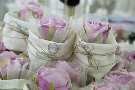 Elegante e raffinato a prezzi ingrosso! Sposine Il Blog Della Sposa Le Bomboniere Creative Ed Eleganti Firmate Linda Sansone