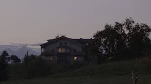 Die berge und die magie sind unsere leidenschaft. Dox Der Dokumentarfilm Im Br Drei Generationen Auf Dem Zauberberg Pressemitteilungen Presse Br De