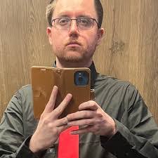 Zachary Grubbs's Instagram, Twitter & Facebook