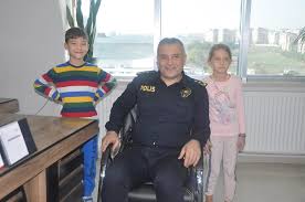 İstanbul emniyet müdürü mustafa çalışkan da bugün silivri emniyet müdürü hakan çalışkan'ın makamında ölü bulunmasıyla ilgili i̇lçe emniyet müdürlüğüne gelerek bilgi aldı. Emniyet Muduru Erim Den Iyi Partiye Iade I Ziyaret