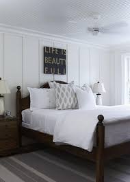 غرف نوم جميلة مع ألواح أمامية خشبية