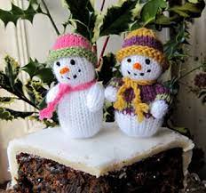 Volume crochet can be performed and not fromone thread, but by creating separate elements and then sewing them together. Flutterby Patch Knitted Snowman Free Pattern