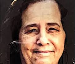 Jeannie Holcomb's Instagram, Twitter & Facebook