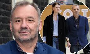 Bob Mortimer reveals he married Lisa Matthews 30 MINUTES before heart  surgery