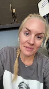 Amber Colson's Instagram, Twitter & Facebook