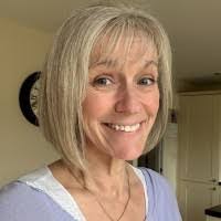 Julie Ashmore's Instagram, Twitter & Facebook