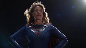 Meanwhile, hank attempts to bond with his father, myr'nn. Supergirl Perd Sa Jupette Sur Les Photos De La Saison 5 Premiere Fr