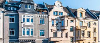 Welche fristen muss der vermieter beachten? Modernisierung Mehrfamilienhaus Neuss