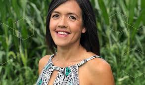 Amanda Thompson's Instagram, Twitter & Facebook