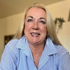 Isabel Alexander (@EncoreCatalyst)